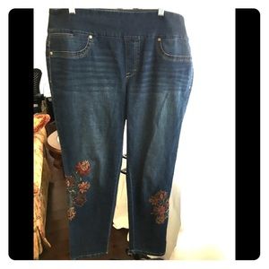 Embroidered Boyfriend Jeggings